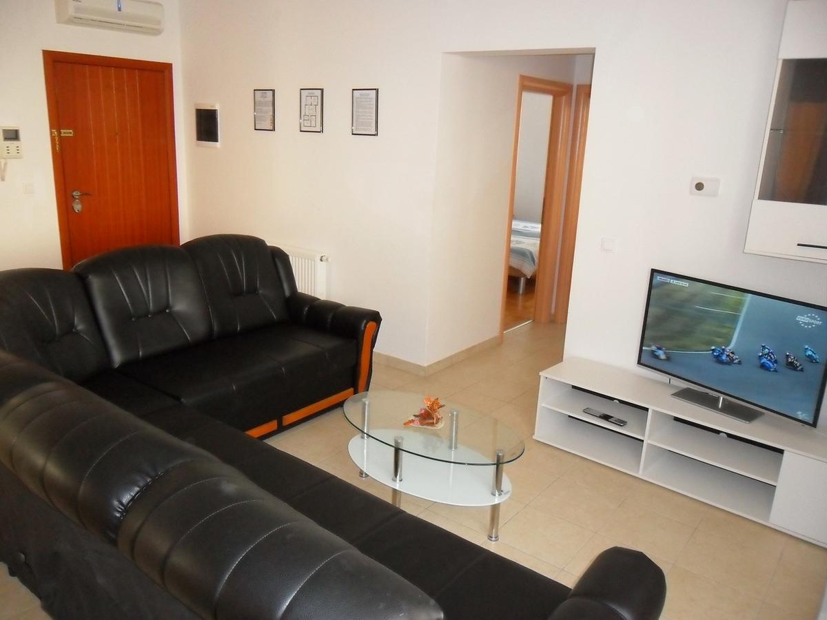 Vile Park Apartment Pula Exterior photo